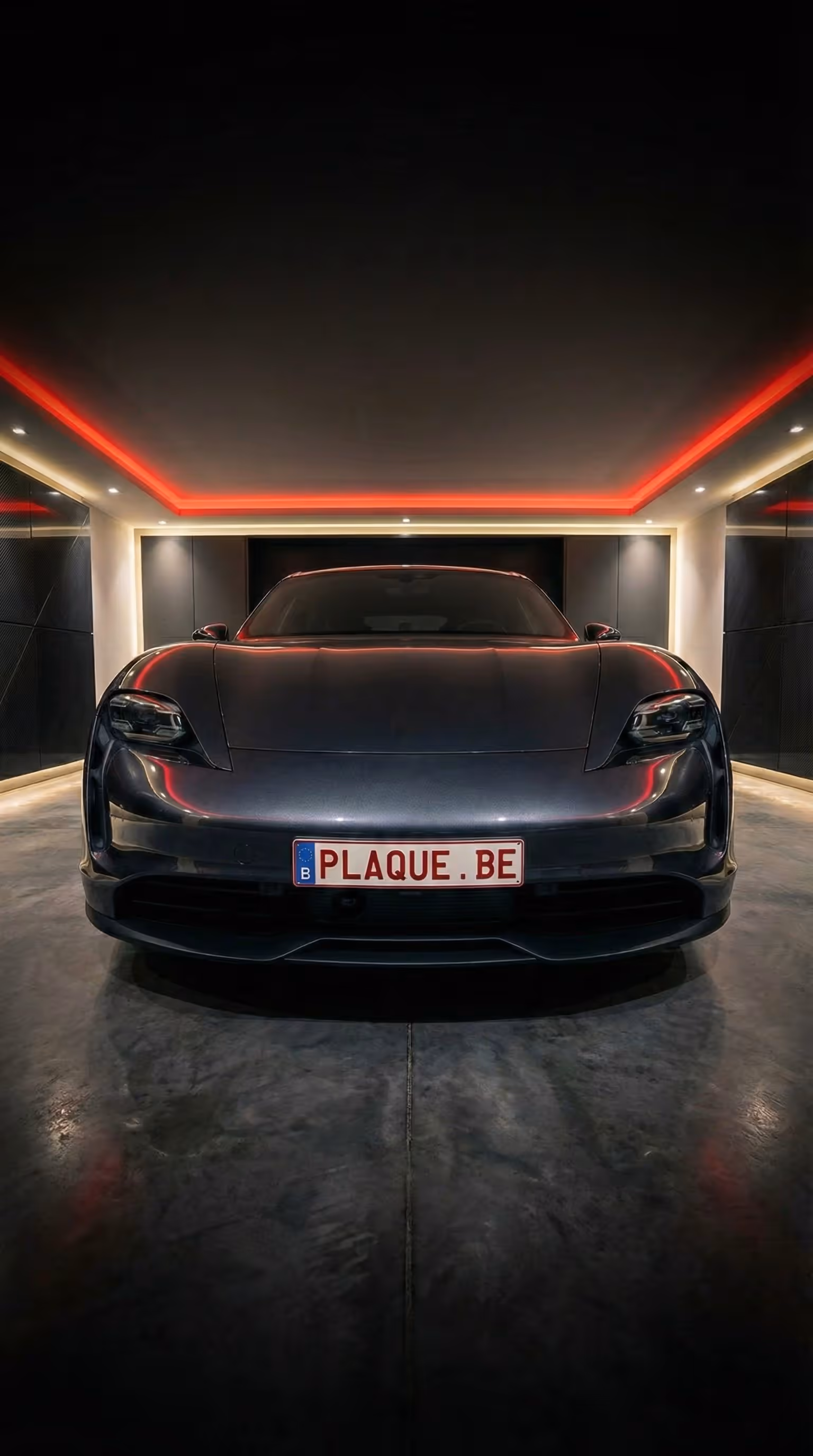 Plaque d'immatriculation belge personnalisée sur une voiture